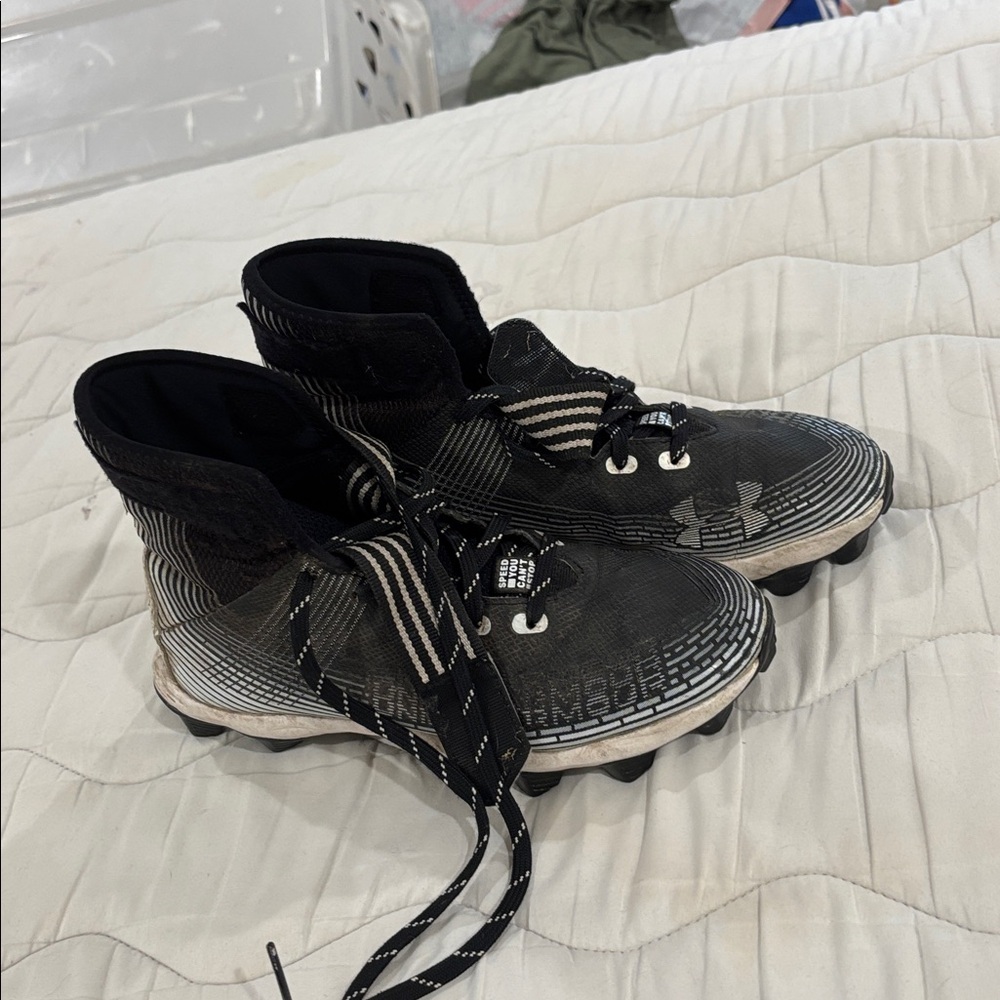 Under Armour Black cleats for football